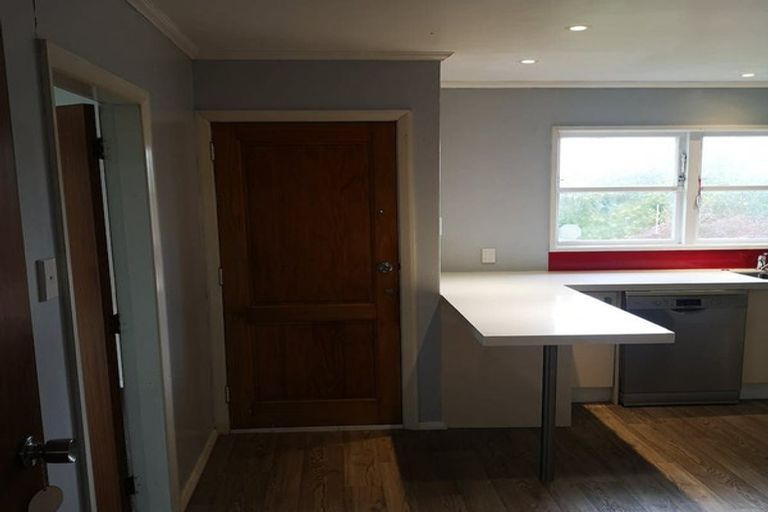 Photo of property in 2 Fyvie Avenue, Tawa, Wellington, 5028