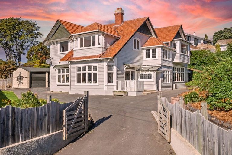 Photo of property in 70 Easther Crescent, Kew, Dunedin, 9012