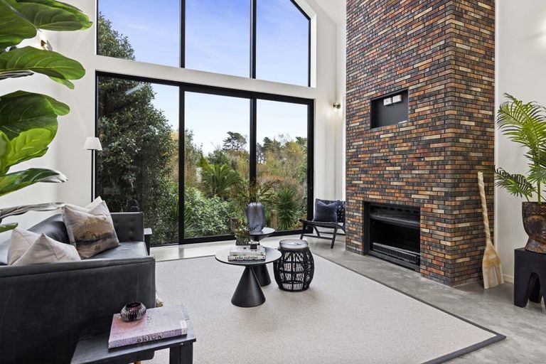 Photo of property in 88 Wairau Road, Oakura, 4314