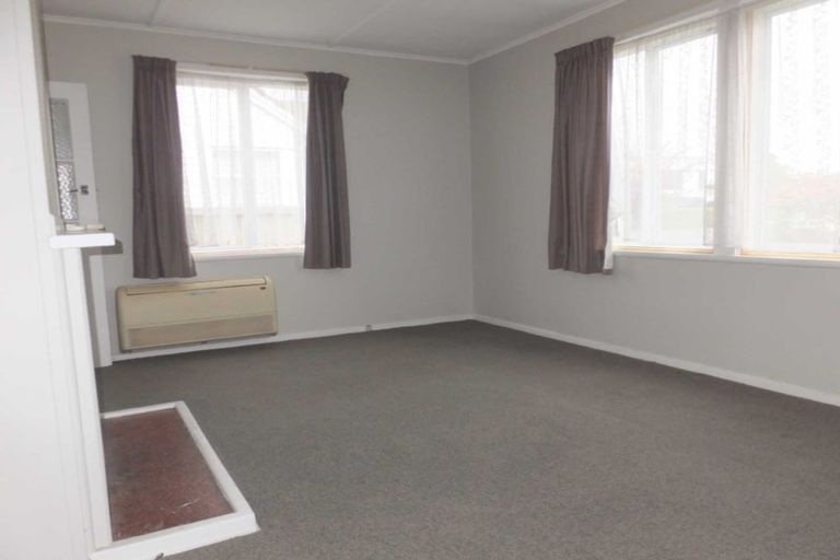 Photo of property in 321 Riccarton Road, Upper Riccarton, Christchurch, 8041