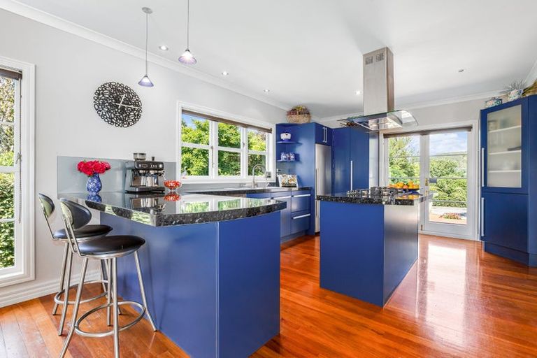 Photo of property in 61 Seaview Road, Paremata, Porirua, 5024