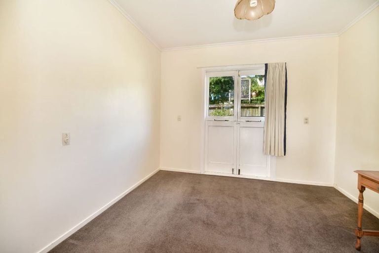 Photo of property in 63 Tindalls Bay Road, Tindalls Beach, Whangaparaoa, 0930