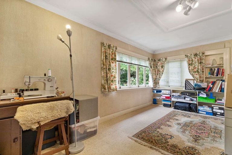 Photo of property in 36 Onewa Road, Northcote Point, Auckland, 0627