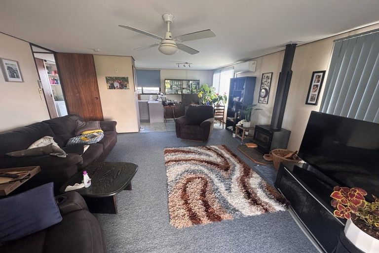 Photo of property in 2/141 Carnoustie Drive, Wattle Downs, Auckland, 2103