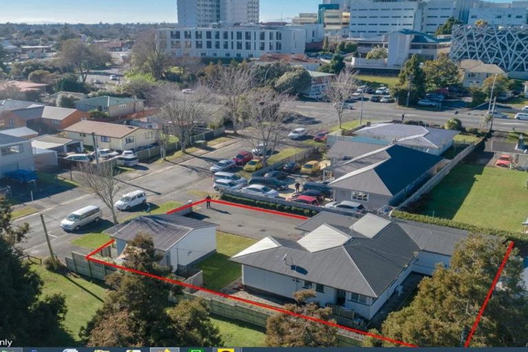 Photo of property in 3 Sandleigh Road, Hamilton Lake, Hamilton, 3204