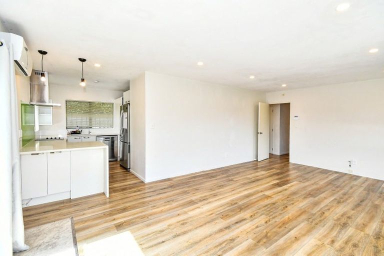 Photo of property in 128a Gloucester Road, Manurewa, Auckland, 2102