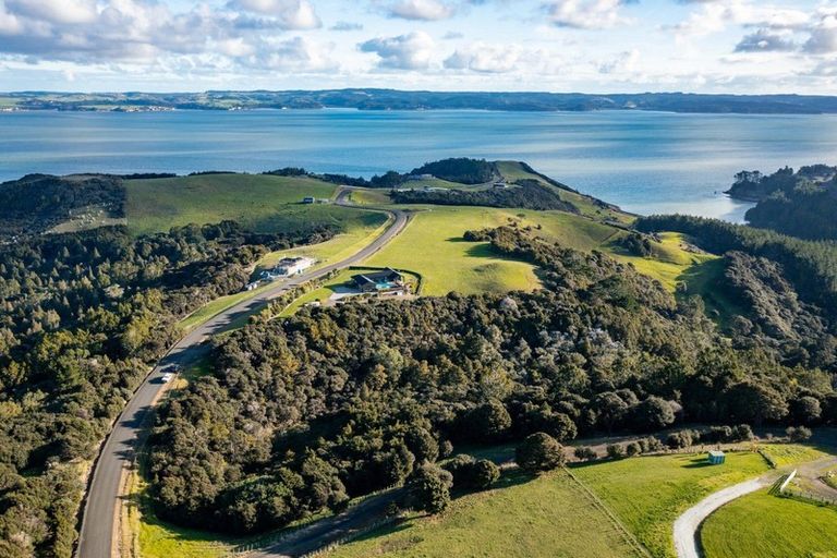 Photo of property in 4 Te Wairoa Lane, Tinopai, Matakohe, 0593