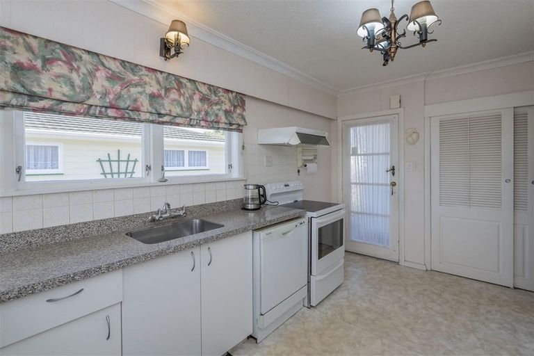 Photo of property in 20 Burn Street, Levin, 5510