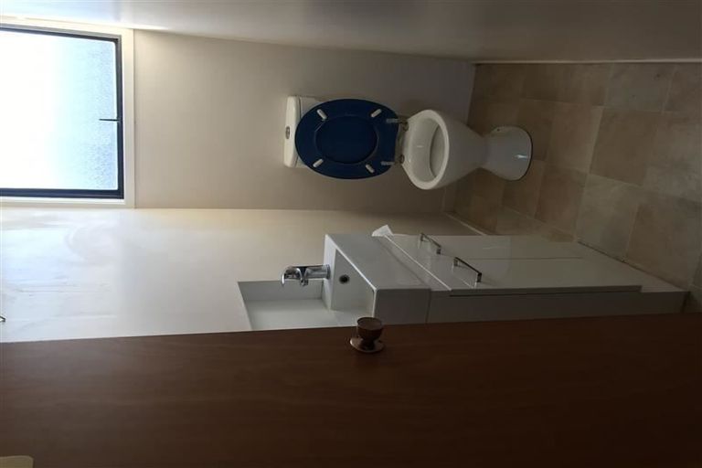 Photo of property in 8 Fitzherbert Avenue, West Harbour, Auckland, 0618