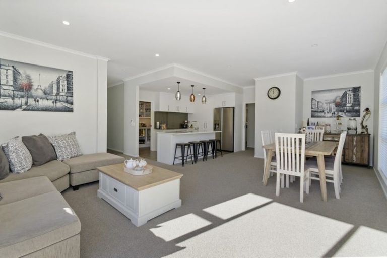 Photo of property in 27 Walter Lawry Road, Paerata, Pukekohe, 2124