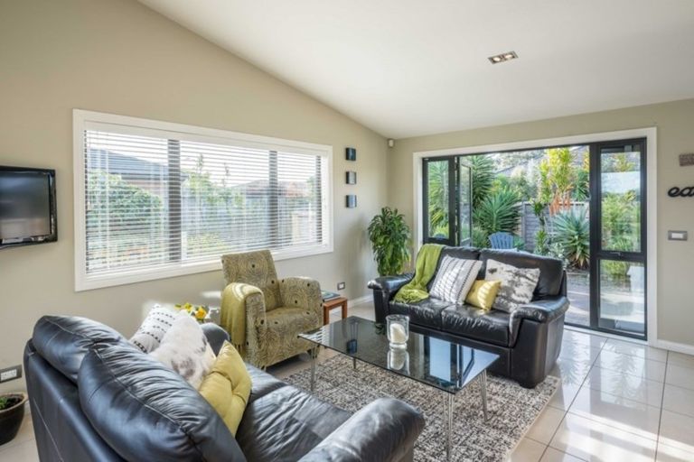 Photo of property in 3 Otupoa Way, Paraparaumu, 5032