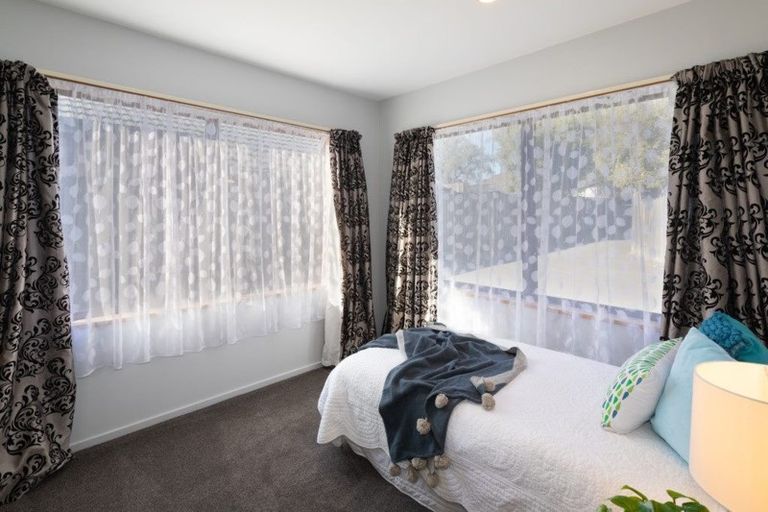 Photo of property in 243a Wainoni Road, Avondale, Christchurch, 8061