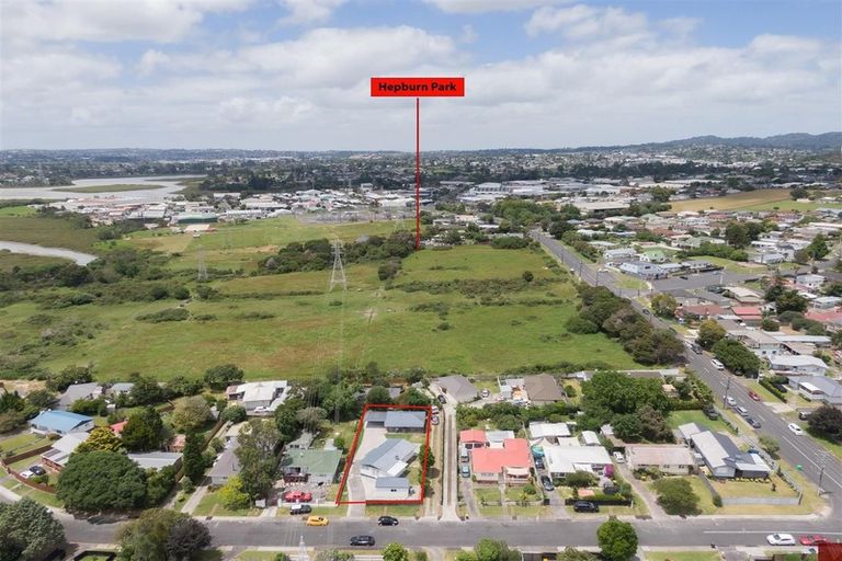Photo of property in 69 Glen Marine Parade, Glendene, Auckland, 0602