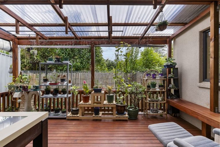 Photo of property in 10/17 Neta Grove, Henderson, Auckland, 0612