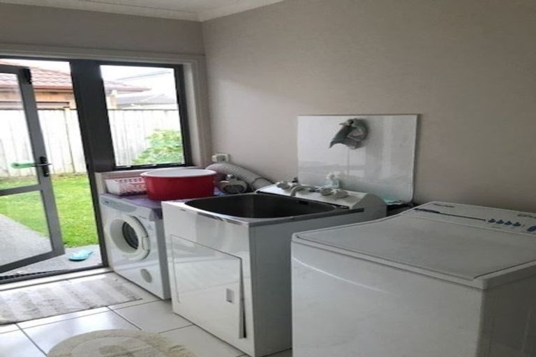 Photo of property in 19 Cambrian Crescent, Flat Bush, Auckland, 2016