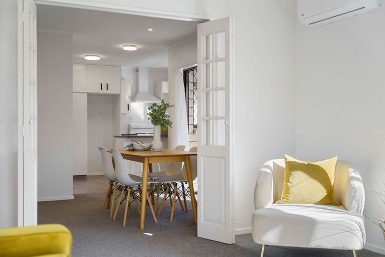 Photo of property in 37 Rosebank Grove, Waikanae, 5036