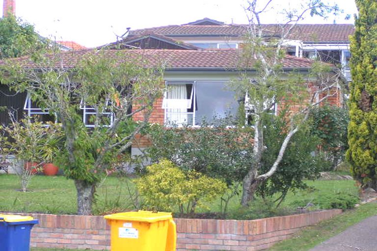 Photo of property in 8 Clifton Road, Hauraki, Auckland, 0622