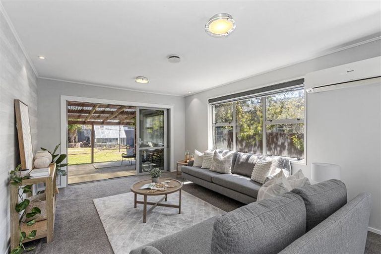 Photo of property in 30 Clivedon Place, Redwood, Christchurch, 8051