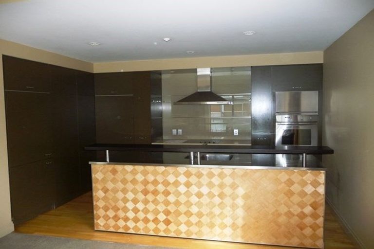 Photo of property in Latitude 37 East Apartments, 1d/20 Pakenham Street East, Auckland Central, Auckland, 1010