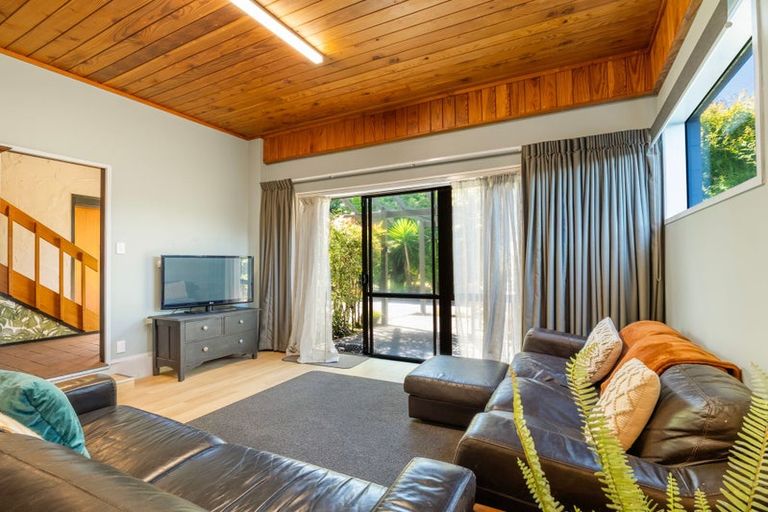 Photo of property in 49 Grand Vue Road, Kawaha Point, Rotorua, 3010