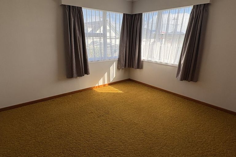 Photo of property in 239 Mangorei Road, Merrilands, New Plymouth, 4312