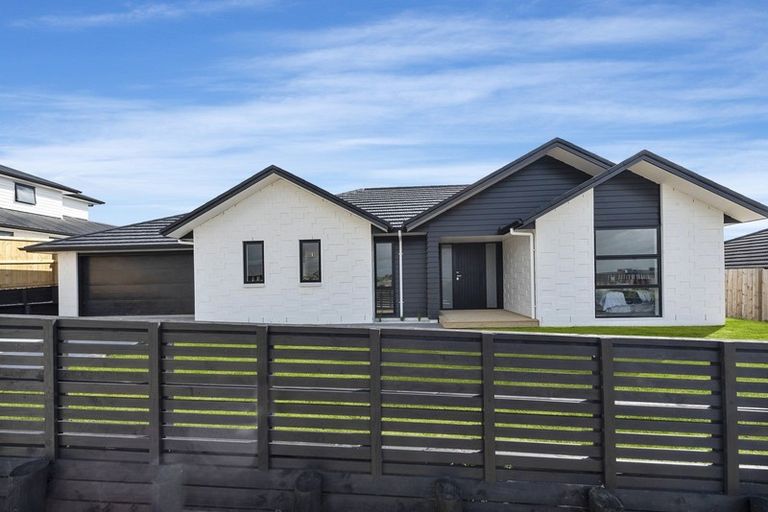 Photo of property in 29 Waireka Road, Rototuna North, Hamilton, 3210