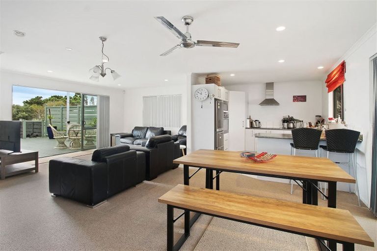 Photo of property in 7 Crispe Road, Clarks Beach, 2122