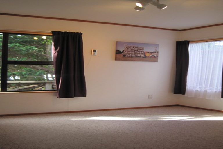 Photo of property in 14 Pa Road, Pukerua Bay, 5026