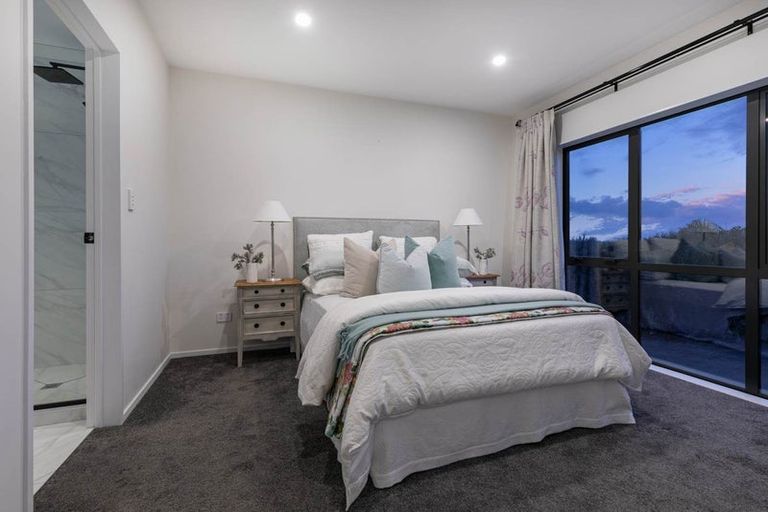 Photo of property in 11 Taraire Place, Orewa, 0931