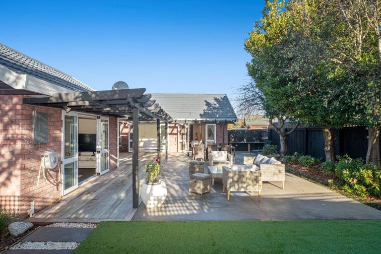 Photo of property in 33 Kirsten Place, Parklands, Christchurch, 8083