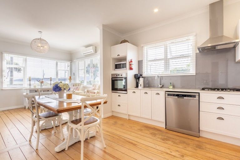 Photo of property in 96 Marine Parade, Paraparaumu Beach, Paraparaumu, 5032