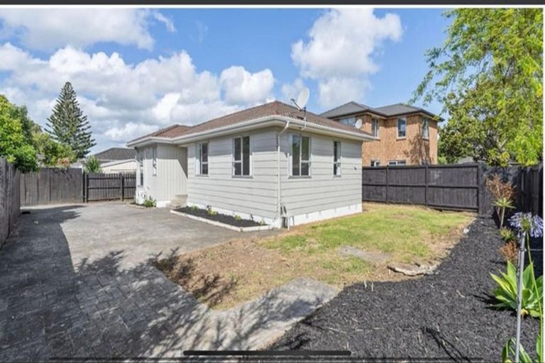 Photo of property in 27 Sunlands Drive, Manurewa, Auckland, 2102