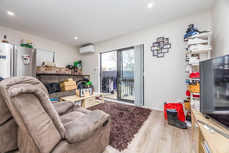Photo of property in 33a Clendon Avenue, Papatoetoe, Auckland, 2025