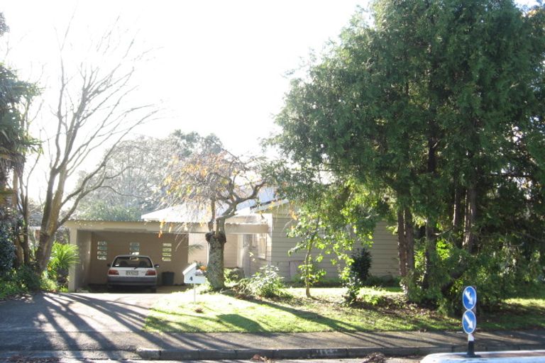 Photo of property in 4 Lawrence Crescent, Hillpark, Auckland, 2102