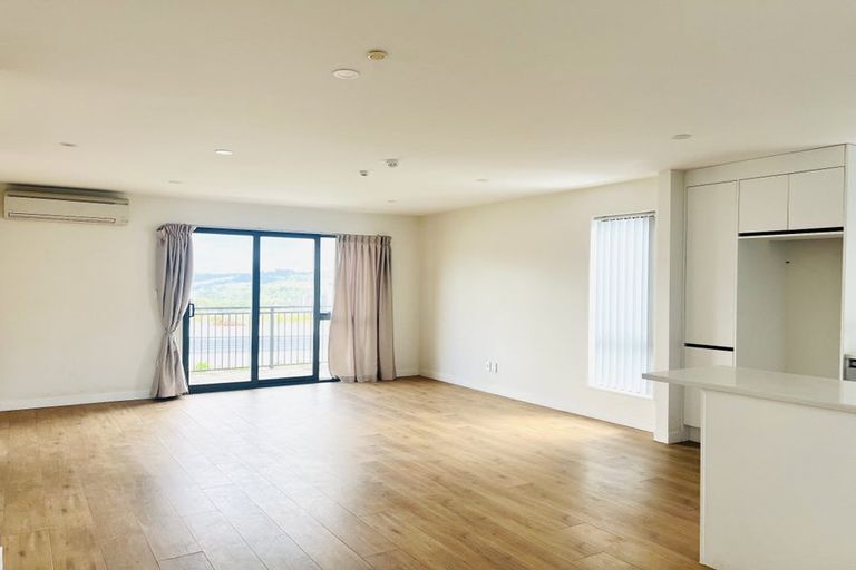 Photo of property in 1 Lilac Lane, Oteha, Auckland, 0632