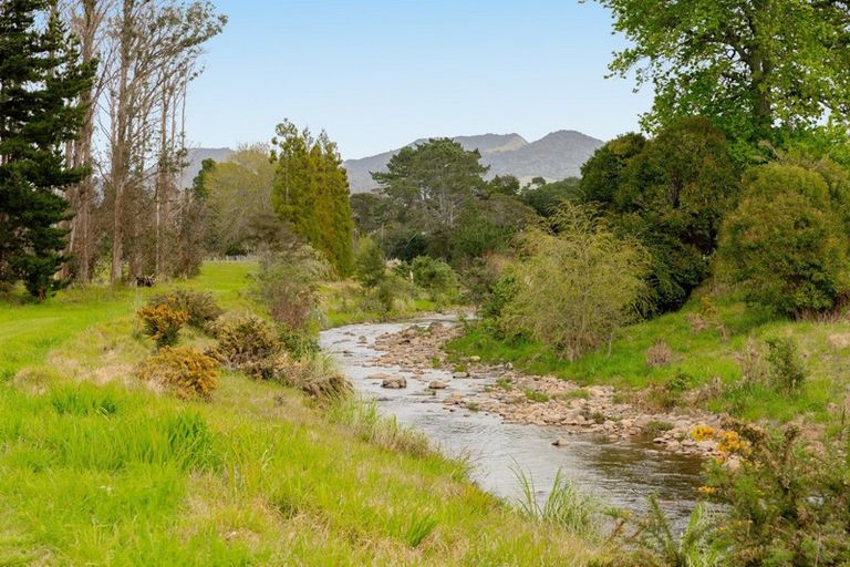 Photo of property in 30b Thompsons Track, Aongatete, 3178