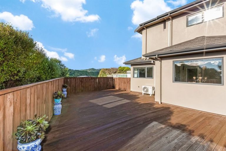 Photo of property in 5 Dusky Crescent, Aotea, Porirua, 5024