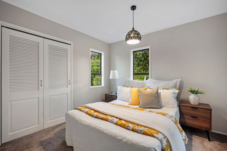 Photo of property in 92 Braemar Road, Castor Bay, Auckland, 0620