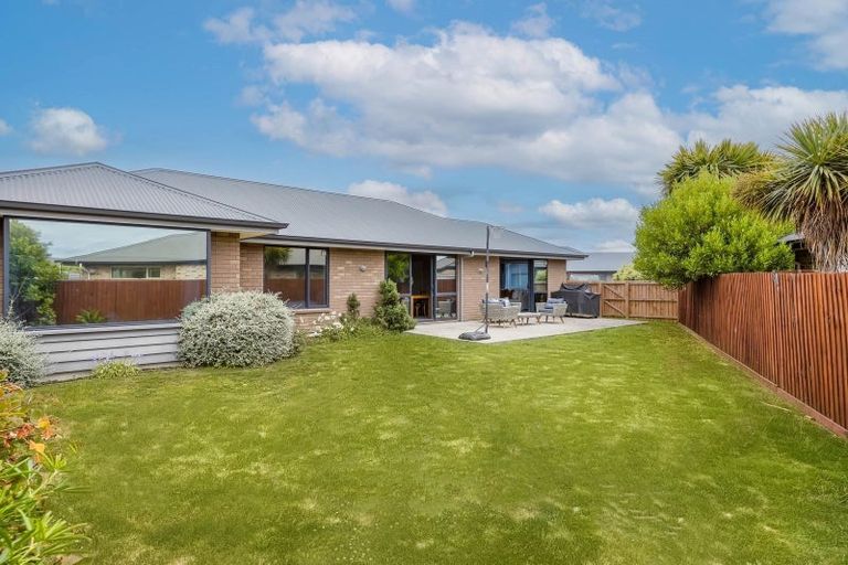 Photo of property in 15 Mollymawk Place, Woolston, Christchurch, 8023