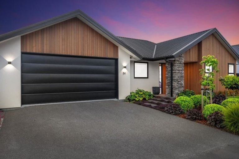 Photo of property in 24 Irvines Track, Halswell, Christchurch, 8025