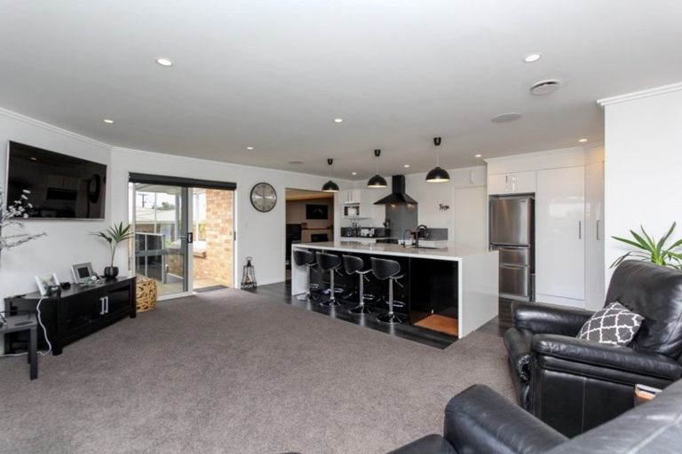 Photo of property in 6 Normanby Street, Fitzroy, New Plymouth, 4312