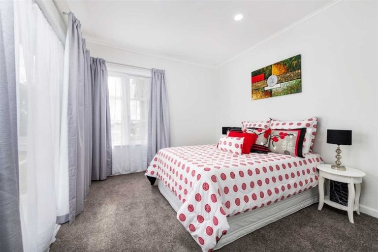 Photo of property in 1/20 Miro Street, New Lynn, Auckland, 0600