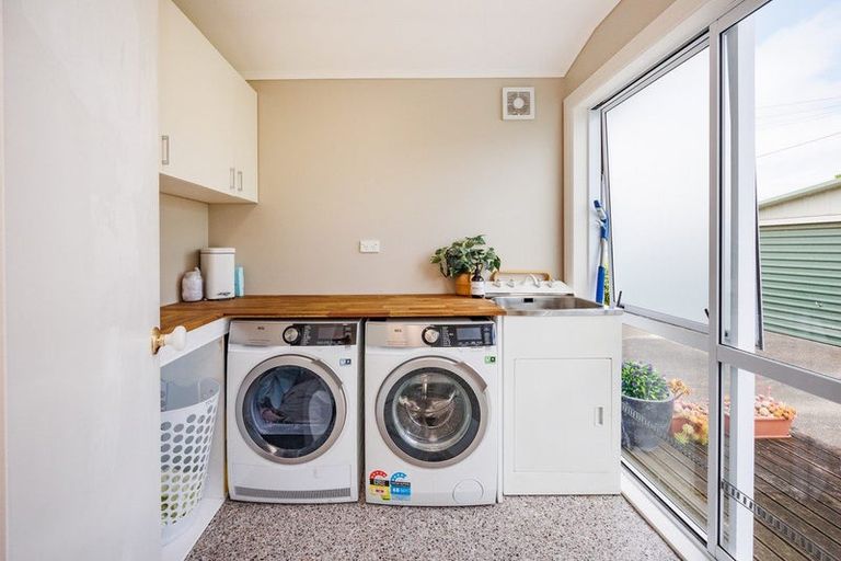 Photo of property in 2 Dalrymple Place, Marton, 4710