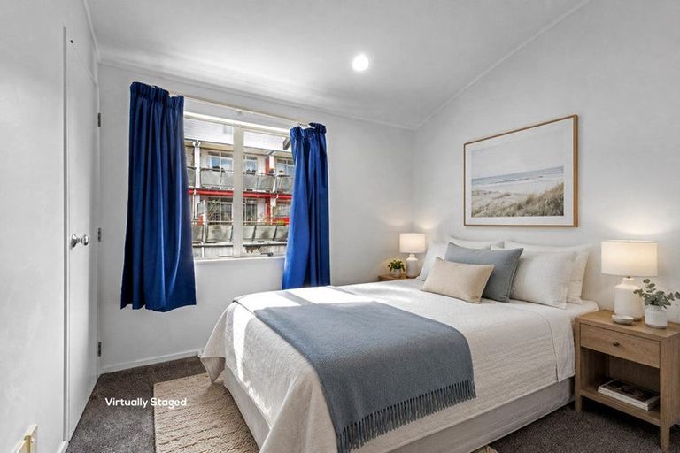 Photo of property in 8e/20 Ian Marwick Place, Birkenhead, Auckland, 0626