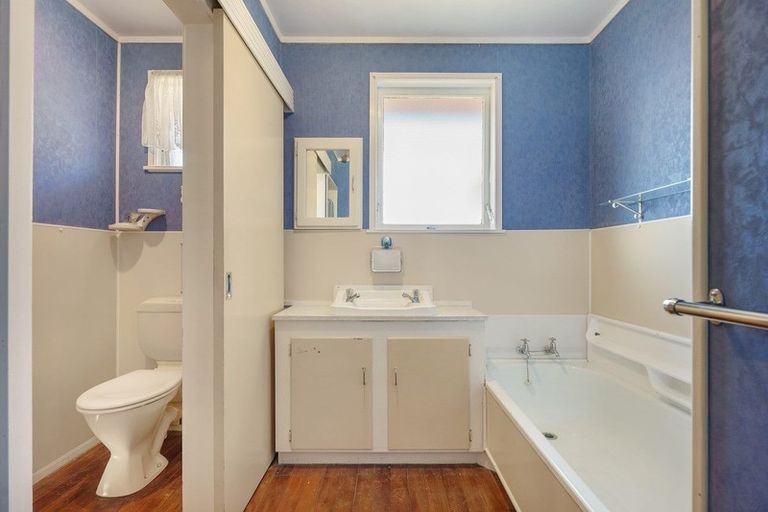 Photo of property in 99 Cargill Street, Papakura, 2110