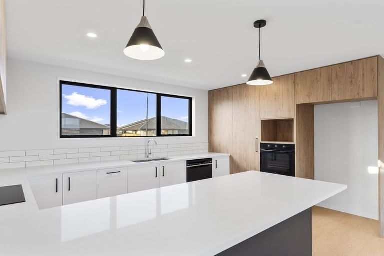 Photo of property in 39 Mehrtens Crescent, Woodend, 7691