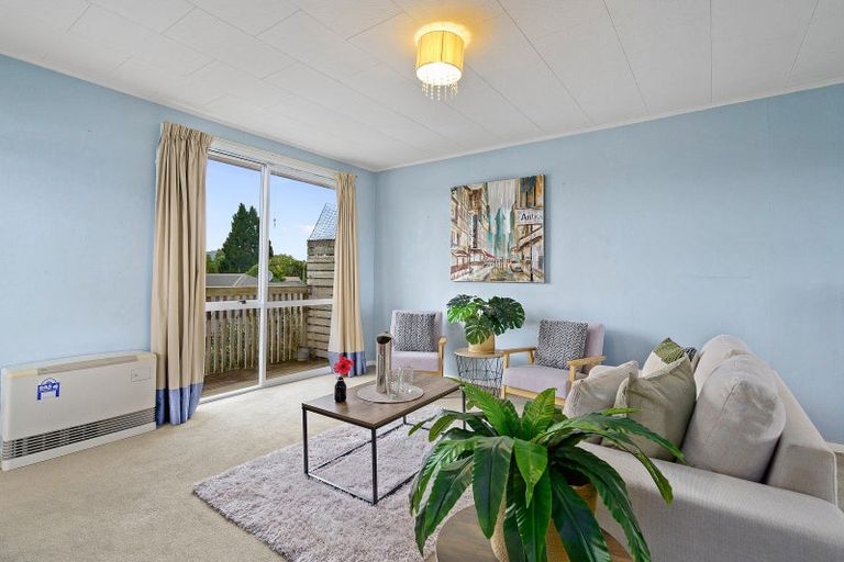 Photo of property in 298 Shakespeare Street, Leamington, Cambridge, 3432