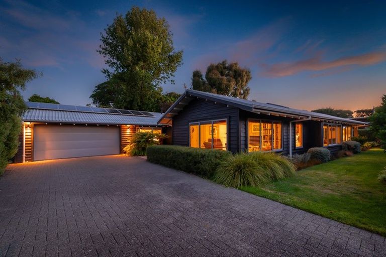 Photo of property in 4 Ferndale Drive, Waikanae, 5036