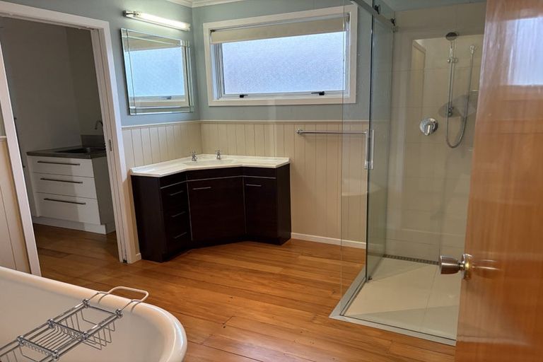 Photo of property in 239 Mangorei Road, Merrilands, New Plymouth, 4312