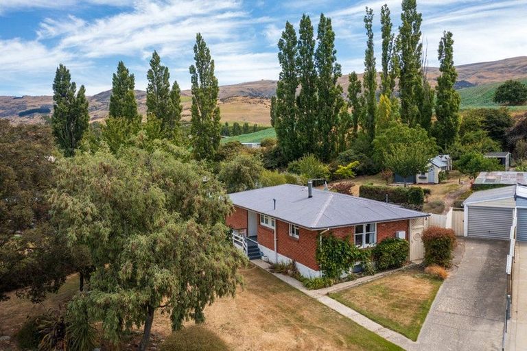 Photo of property in 13 Tamblyn Drive, Lake Roxburgh Village, Roxburgh, 9571